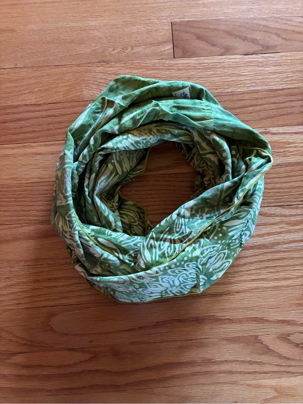 Lightweight Green Patterned Infinity Scarf